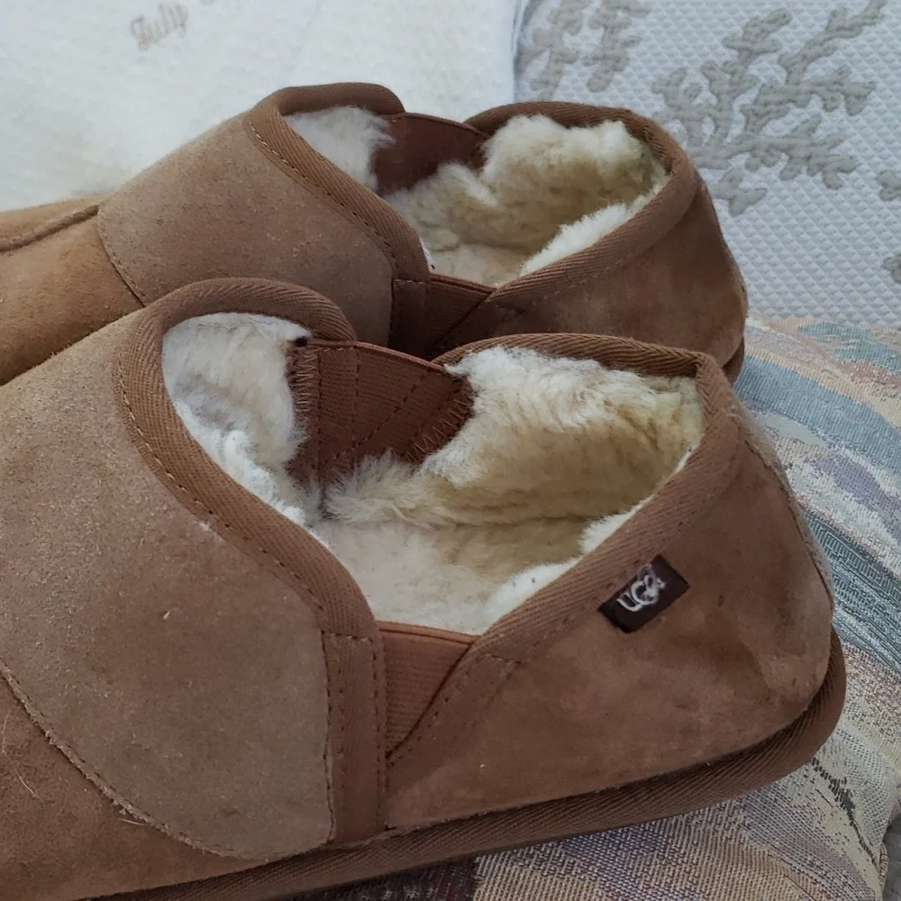 UGG Leisure Slip On Men's Suede Sheepskin Slipper Tan, Size 10